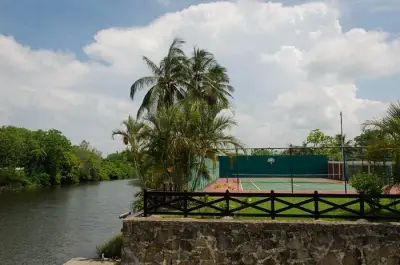 Hoteles y edificios en venta en Tuxpan - foto 2
