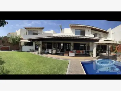 Casa en fraccionamiento con vigilancia