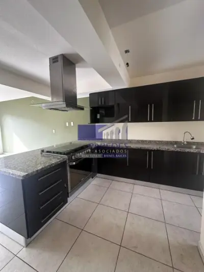 Casa en venta en El Marqués - foto 3