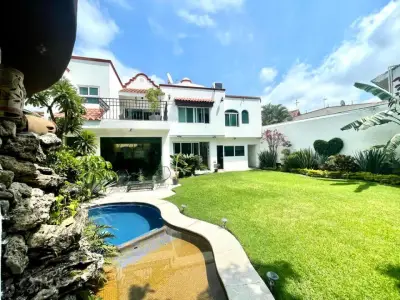 Casa en venta en Cuernavaca - foto 2