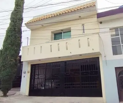 Hermosa casa super equipada VNSA sector Gpe