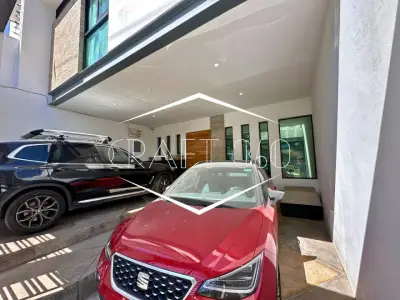 CASA EN VENTA EN RESIDENCIAL EL TAPATIO