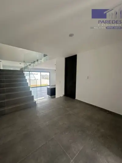 C140 Casa nueva venta 3 recamaras Paseo del Parque Morelia