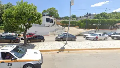 PROPIEDAD COMERCIAL DE 2,200 m2 DE TERRENO CON CONSTRUCCIÓN