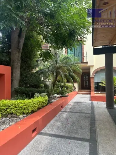 R310 Residencia en venta 4 recamaras Club Campestre Morelia