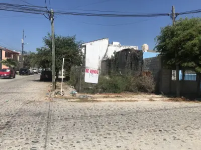 VENDO TERRENO EN ESQUINA EN PUERTO VALLARTA. 
