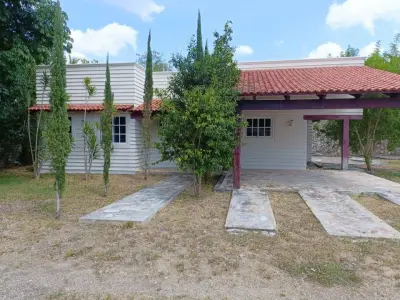VENTA DE CASA EN VILLAS DE CONKAL TERRENO DE 600MTS 