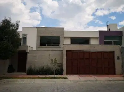 SE VENDE BONITA RESIDENCIA EN LOMAS VERDES 6A SECCION