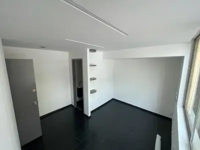 VENDO OFICINA 60 m2 FRENTE A ANTARA