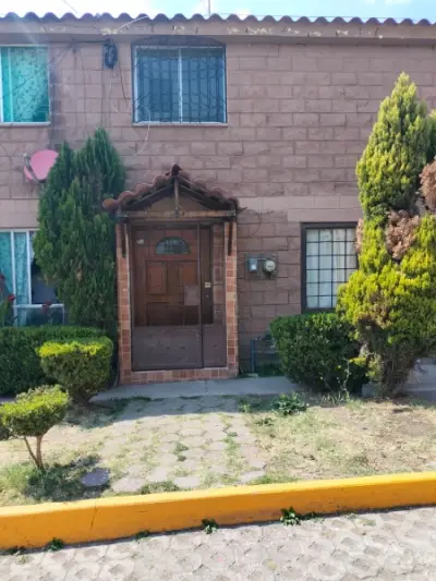 Casa dentro de privada tranquila