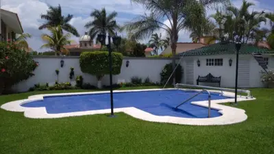 Casa con alberca, 4 recámaras. Residencial Sumiya