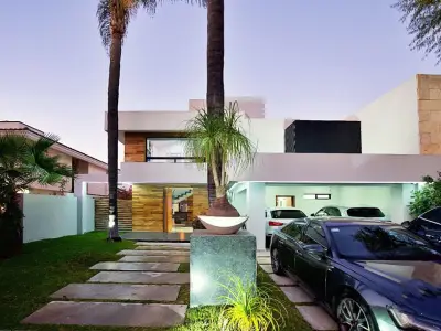 Residencia en venta en fracc. Valle real, Zapopan. 450 mts.
