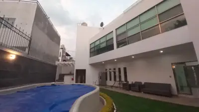 Residencia con 4 recámaras, Jardines de Tlayacapan