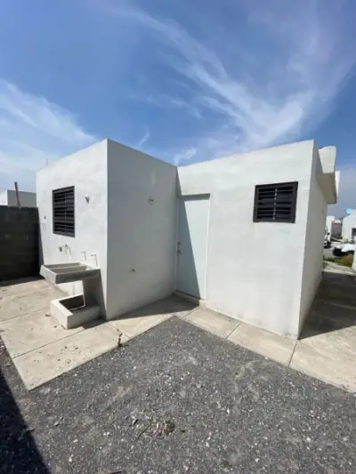 Casa en venta en García - foto 2