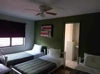 Hoteles y edificios en venta en Guadalajara - foto 2