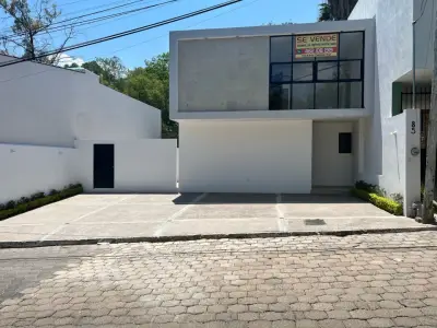 NUEVA, LISTA PARA ESTRENARSE. CASA EN VILLAS DE IRAPUATO