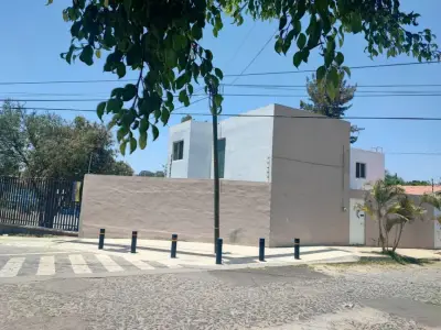 Casa en venta en Zapopan - foto 2