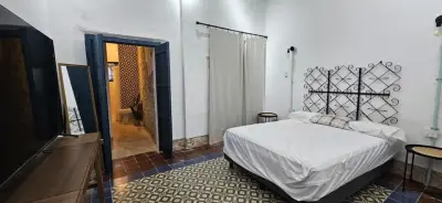 VENTADE CASA AMUEBLADA EN AV. ITZAES MERIDA YUCATAN