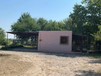 Rancho en venta en Candela - foto 4