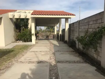 Casa en venta en Purísima del Rincón - foto 2