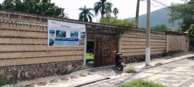 CASA CON DOS ENTRADAS EXCELENTE TERRENO, Ticuman. MOR.