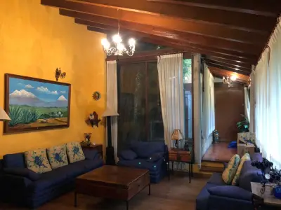 RESIDENCIA  LOMAS QUEBRADA CERCA SUPER VIA