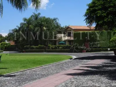 Casa en venta en Jiutepec - foto 2