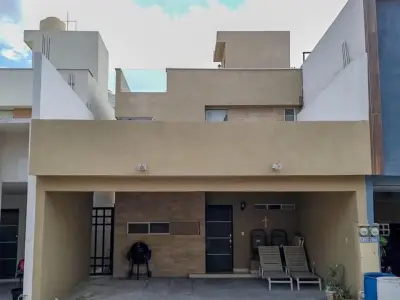 Casa en venta en Apodaca - foto 2