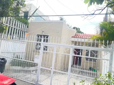 Casa en venta en Zapopan - foto 2
