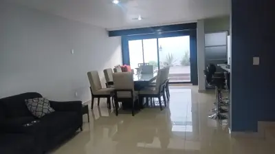 Real de Juriquilla, Vendo casa con patio, y roof garden