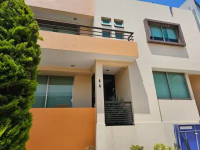 VENDO HERMOSA CASA 6TA SECCION DE LOMAS VERDES NAUCALPAN