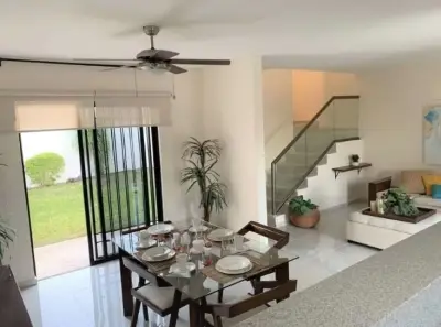 VENTA DE CASA EN EL PONIENTE DE MERIDA GIRASOLES DE OPICHEN