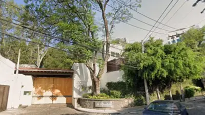En exclusivo condominio horizontal casa amplia en 2 niveles
