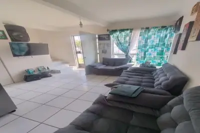 BONITA CASA EN FRACCIONAMIENTO VALLE ESMERALDA