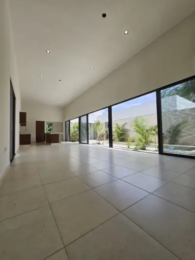 VENTA DE CASA EN ESQUINA CON PISCINA EN CHOLUL MERIDA YUCATA