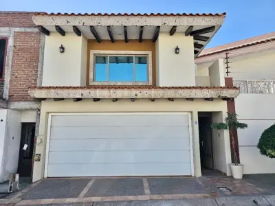 Amplia Residencia en Venta en Fraccionamiento Rancho Content