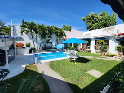 Casa en venta en Cuernavaca - foto 2