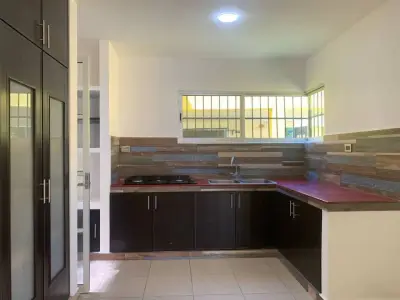 VENTA DE CASA EN CHUBURNA UNA PLANTA CON PISCINA MERIDA YUCA