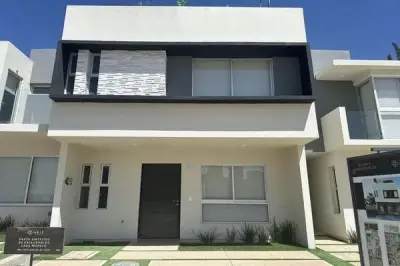 HERMOSAS CASAS  AMPLIAS