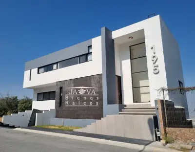 VENTA CASA DE LUJO en la col. Cumbres Elite Premier sector P