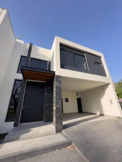Casa en venta en Monterrey - foto 2