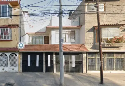 HERMOSA CASA EN SAN JUAN ARAGON ADJUDICADA 