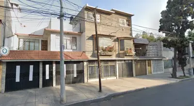 Casa en venta en Gustavo A Madero - foto 2