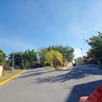 interesante terreno plano escriturado con vigilancia