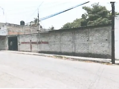 Terreno de forma regular, amplio en el Centro de la ciudad