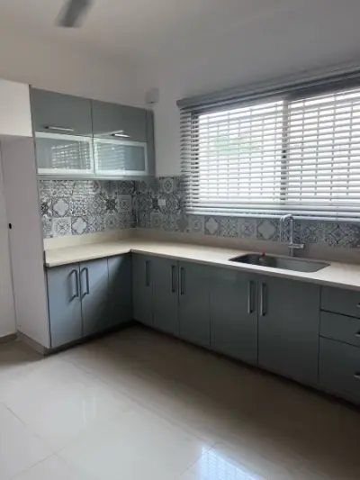Residencia 4 Recamaras en Esquina con Piscina