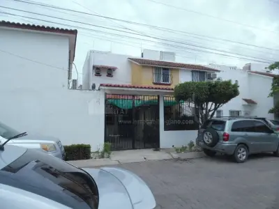 VENTA DE CASA EN PUERTO VALLARTA, ZONA MUY PRIVILEGIADA