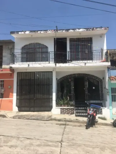 EN VENTA EXCELENTE CASA, EN COATEPEC, VER
