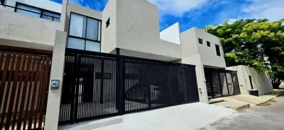 VENTA DE CASA EN TEMOZON A 5 MIN DE LA ISLA BONITOA CABADOS 
