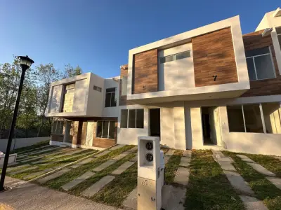 Casa de 3 recámaras y 3 baños en El lago Residencial, 